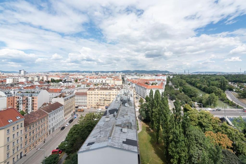 Hoch Hinaus, Neu Und Stilvoll Mit Pool Am Dach Apartment เวียนนา ภายนอก รูปภาพ