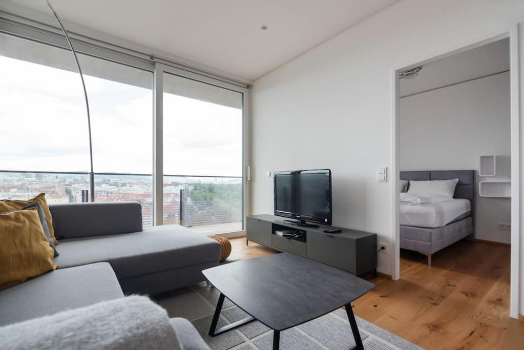 Hoch Hinaus, Neu Und Stilvoll Mit Pool Am Dach Apartment เวียนนา ภายนอก รูปภาพ