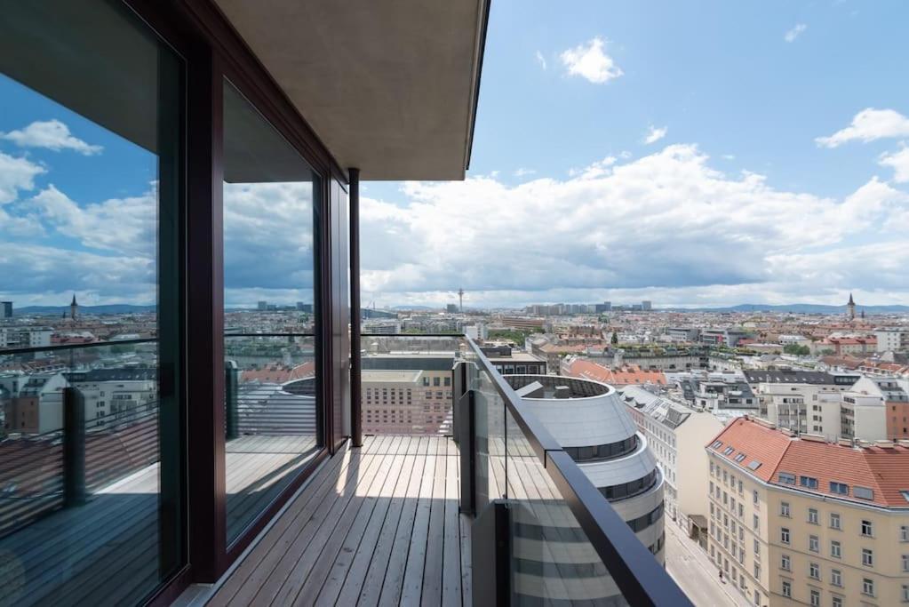 Hoch Hinaus, Neu Und Stilvoll Mit Pool Am Dach Apartment เวียนนา ภายนอก รูปภาพ