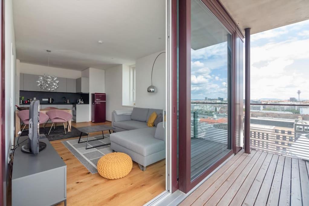 Hoch Hinaus, Neu Und Stilvoll Mit Pool Am Dach Apartment เวียนนา ภายนอก รูปภาพ