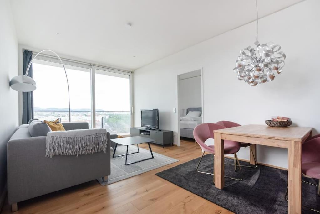 Hoch Hinaus, Neu Und Stilvoll Mit Pool Am Dach Apartment เวียนนา ภายนอก รูปภาพ
