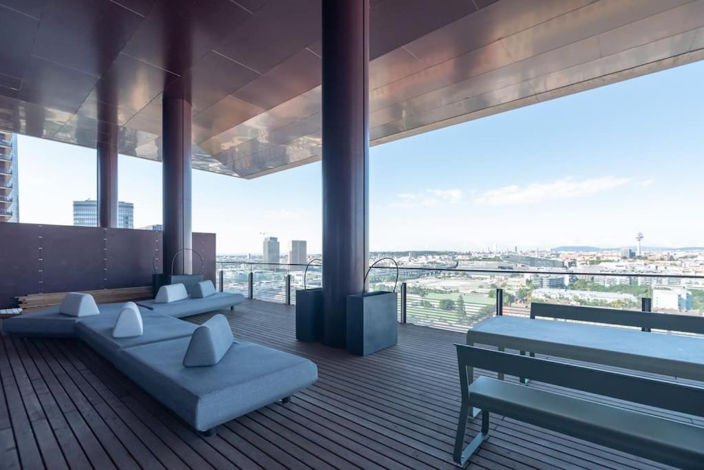 Hoch Hinaus, Neu Und Stilvoll Mit Pool Am Dach Apartment เวียนนา ภายนอก รูปภาพ