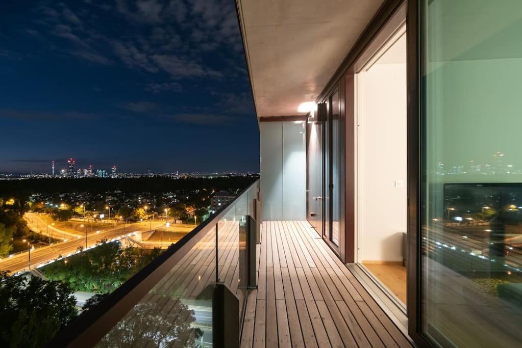 Hoch Hinaus, Neu Und Stilvoll Mit Pool Am Dach Apartment เวียนนา ภายนอก รูปภาพ