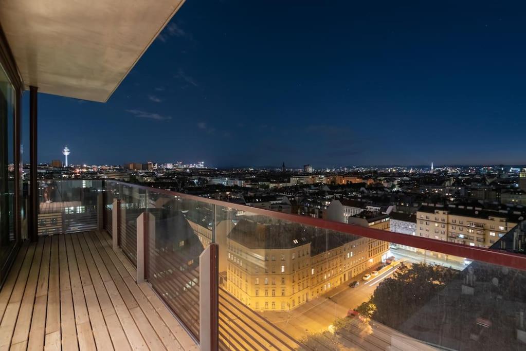 Hoch Hinaus, Neu Und Stilvoll Mit Pool Am Dach Apartment เวียนนา ภายนอก รูปภาพ